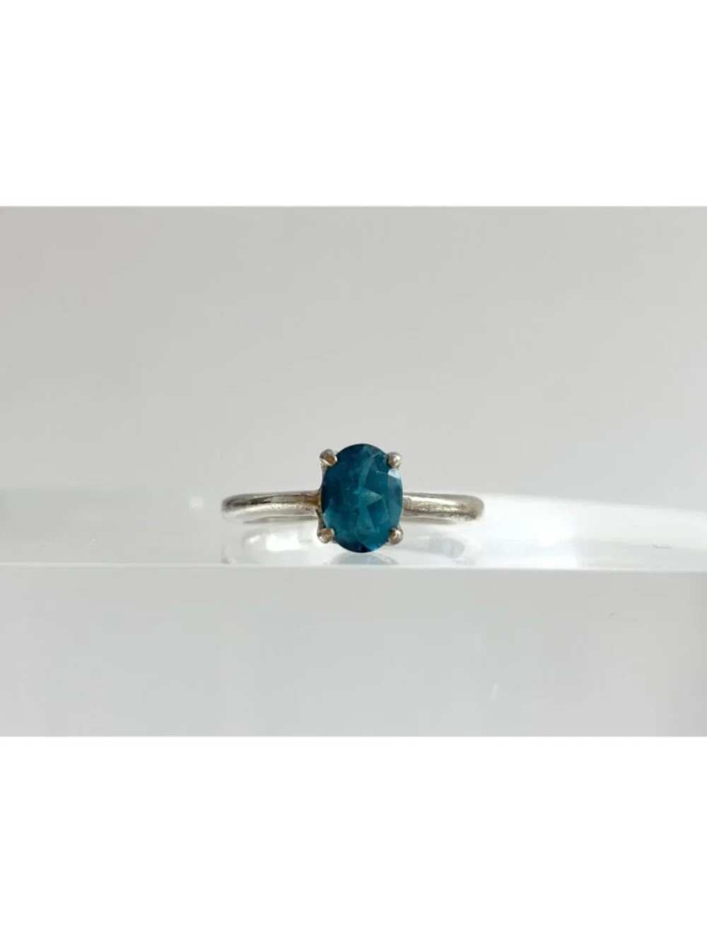 Kyanite Oval Cut Gemstone Minimalist Sterling Silver 925 Vintage Ring - sz 7.5